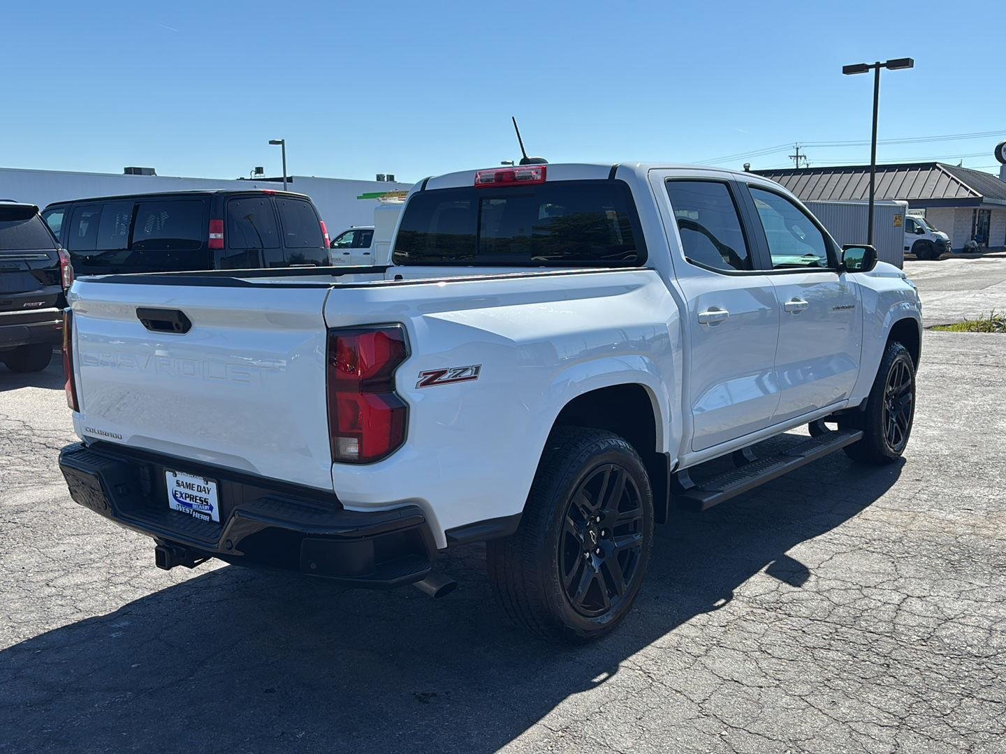 Used 2024 Summit White Chevrolet Z71 image 7