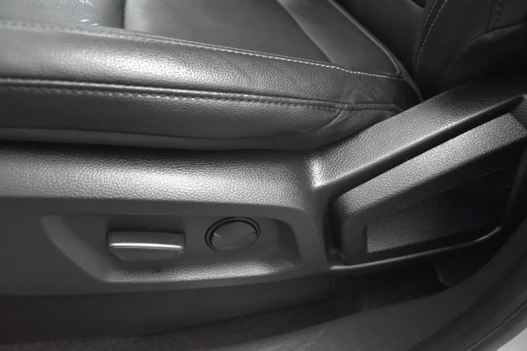 Used 2023 Green Ford Lariat image 19