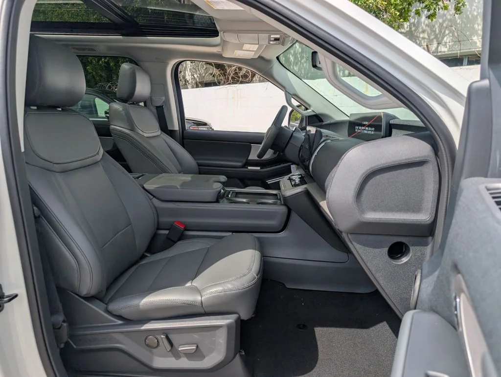 New 2026 Star White Metallic Tri-Coat Ford MAX Active image 7