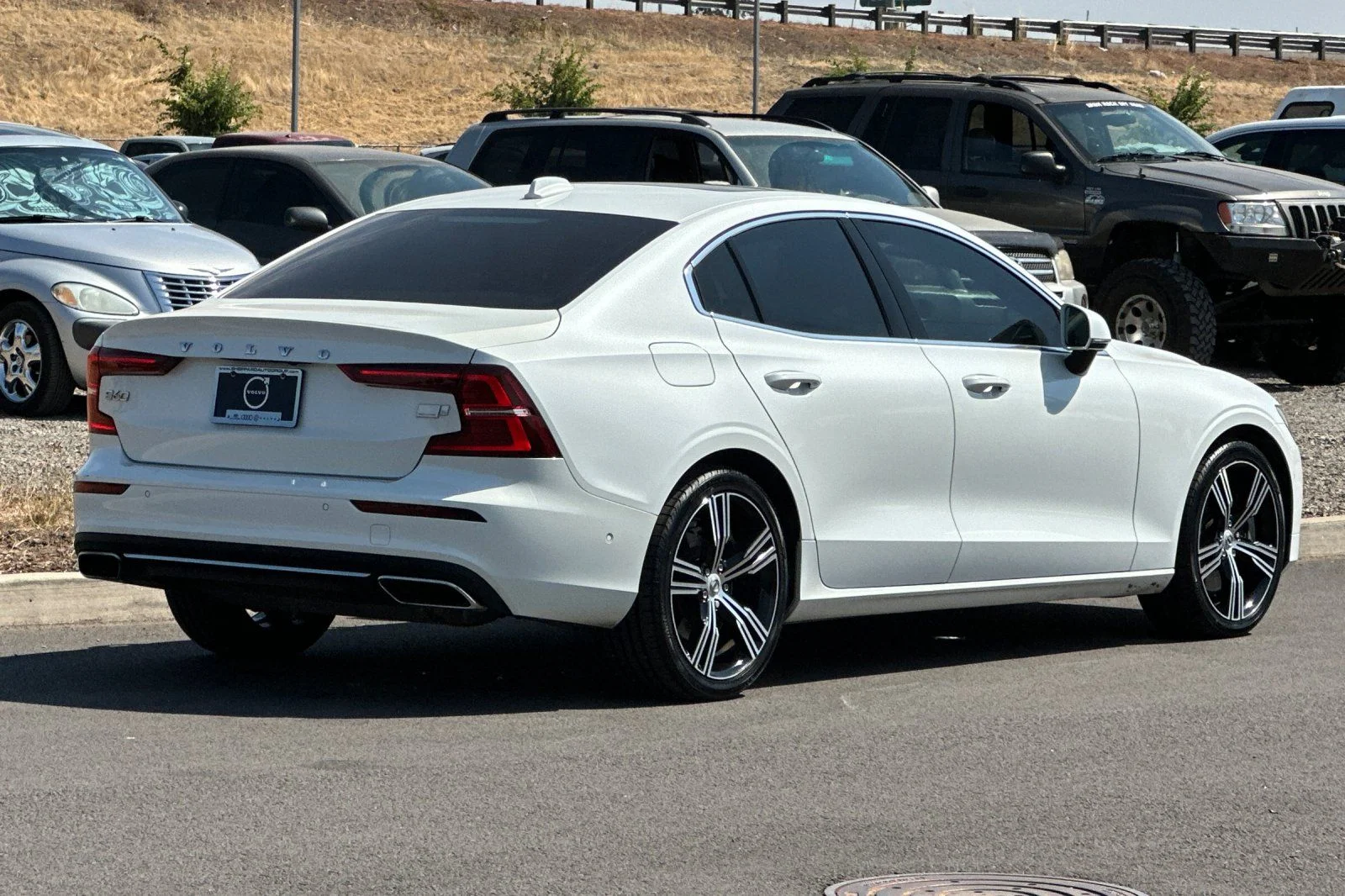 Used 2021 White Volvo T8 Inscription image 3