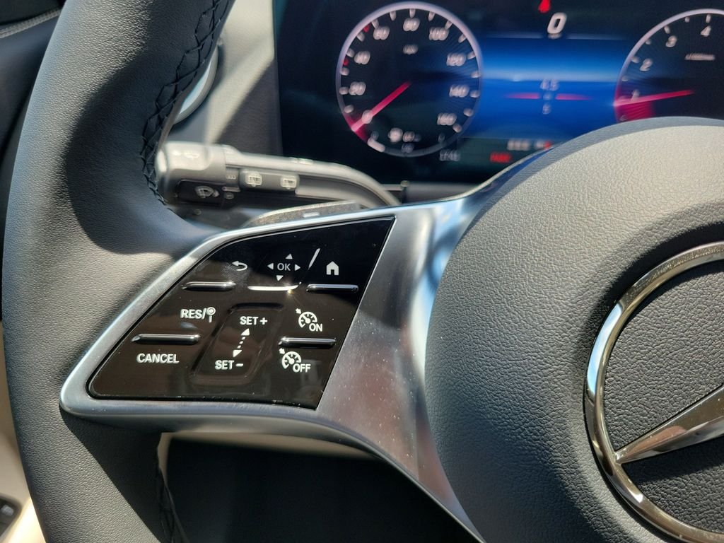 New 2026 Polar White Mercedes-Benz GLA 250 image 26