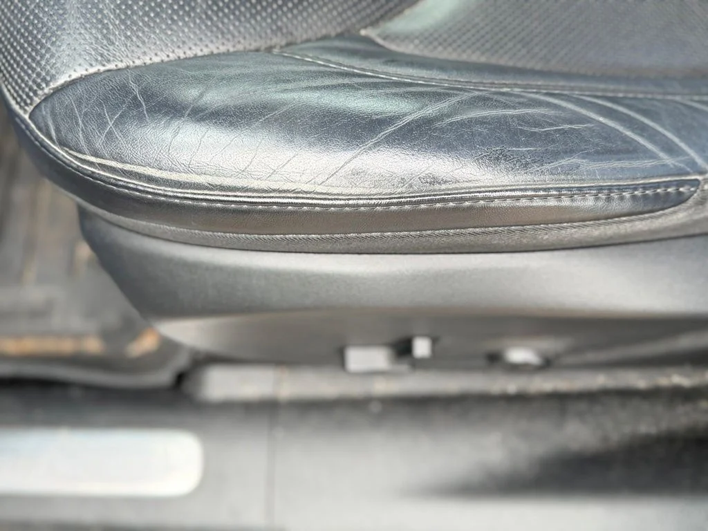 Used 2019 Gray Jeep Limited image 21