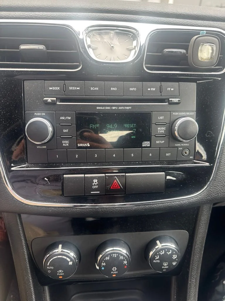 Used 2013 Beige Chrysler Touring image 3