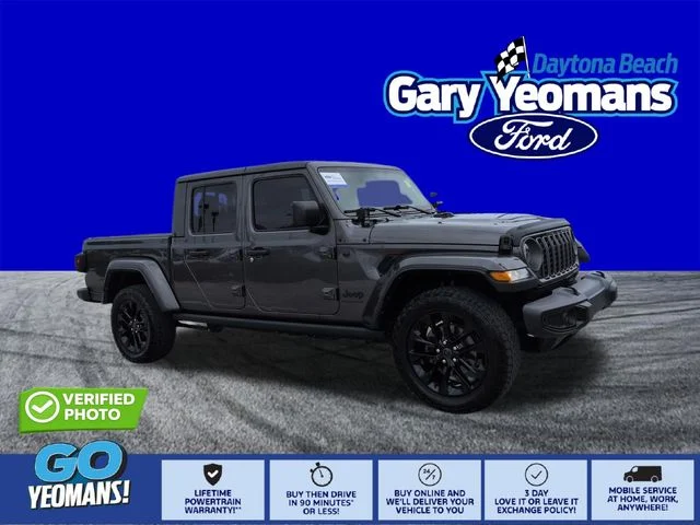 Certified Used 2025 Granite Crystal Clearcoat Metallic Jeep Nighthawk image 1