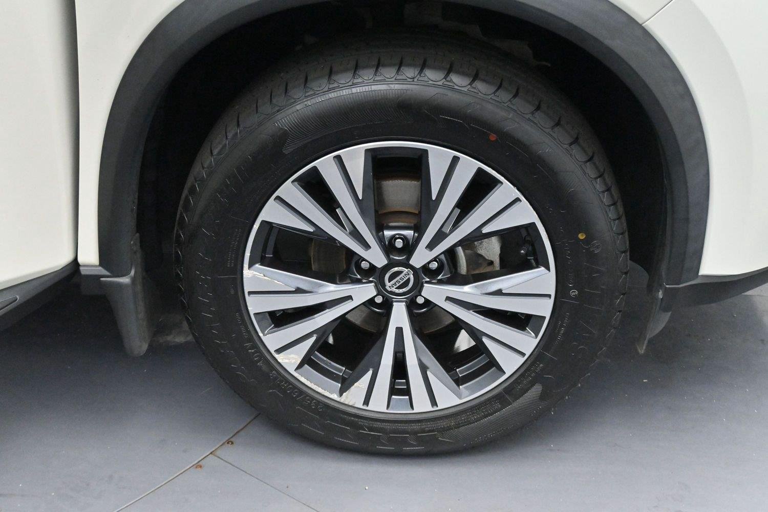 Used 2021 Pearl White Tricoat Nissan SV image 32