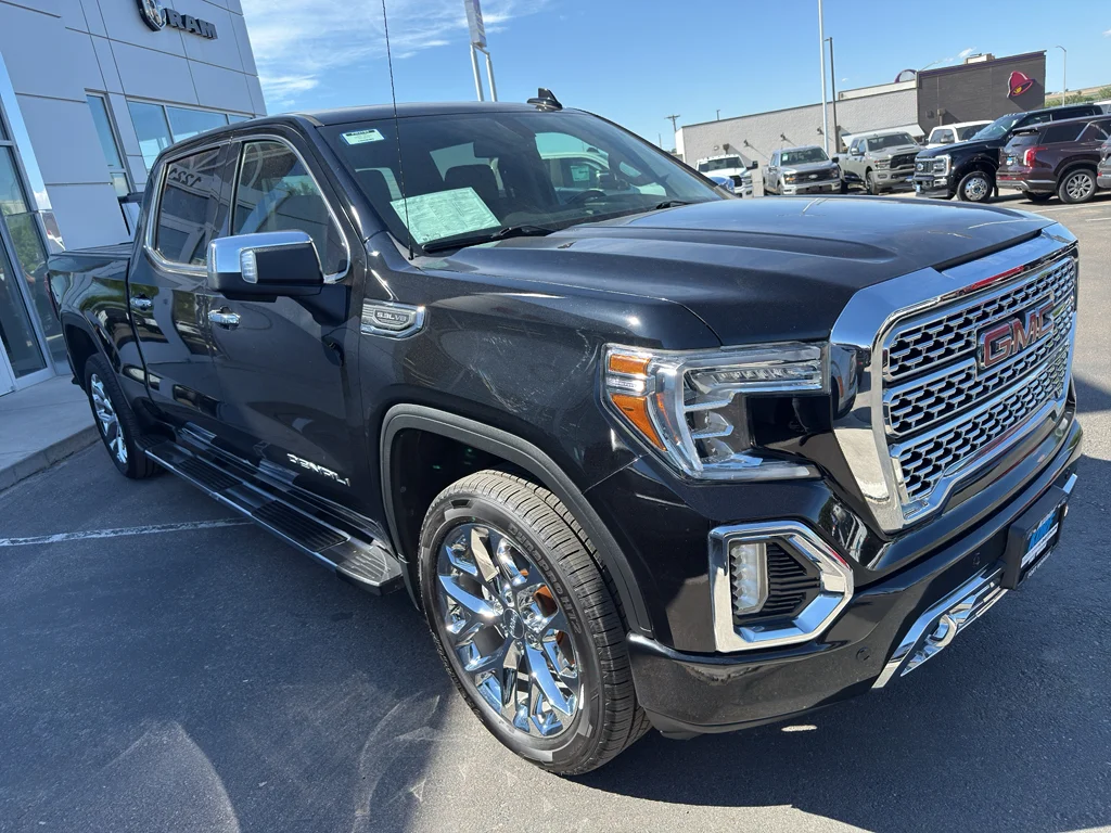 Used 2021 Onyx Black GMC Denali image 7