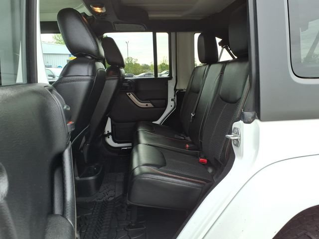 Used 2017 White Jeep Unlimited Sahara image 27