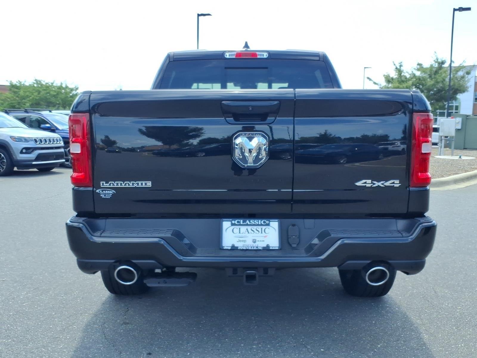 New 2026 Diamond Black Crystal Pearl-Coat Exterior Paint RAM Laramie image 18