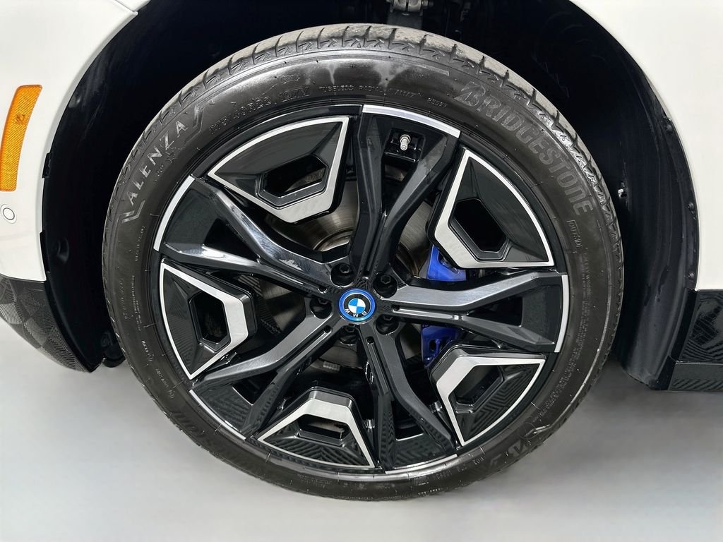 Certified Used 2024 White Metallic BMW xDrive50 image 30