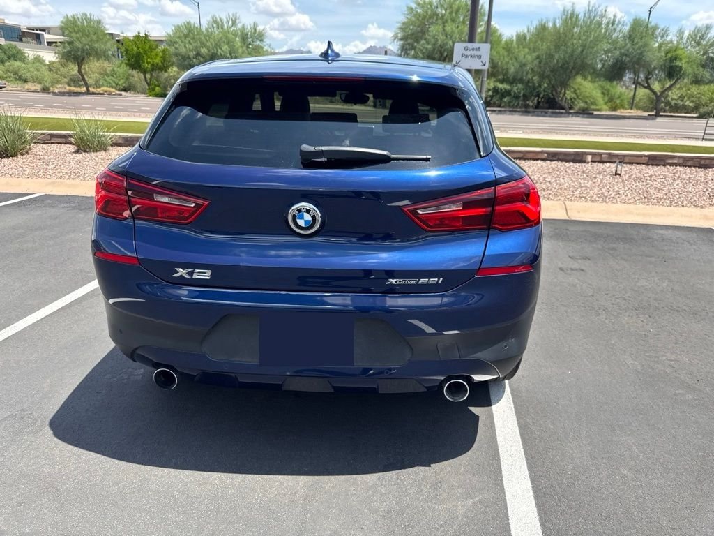 Used 2018 Blue Metallic BMW xDrive28i image 5