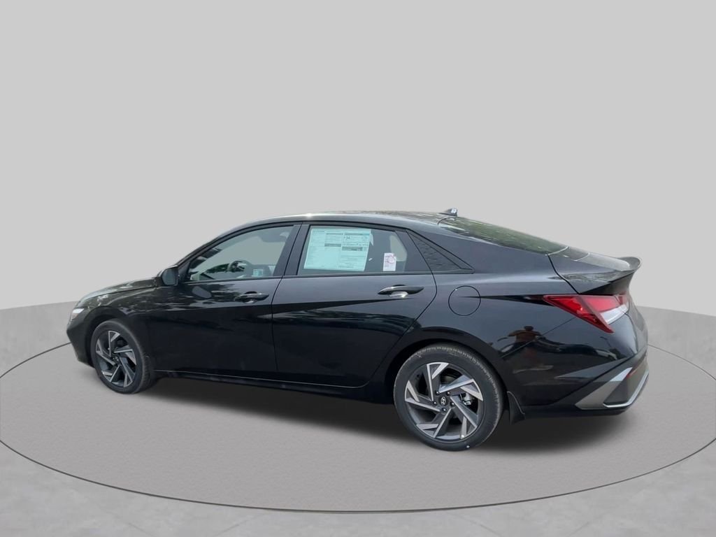 2025 Hyundai Elantra SEL - Photo 17