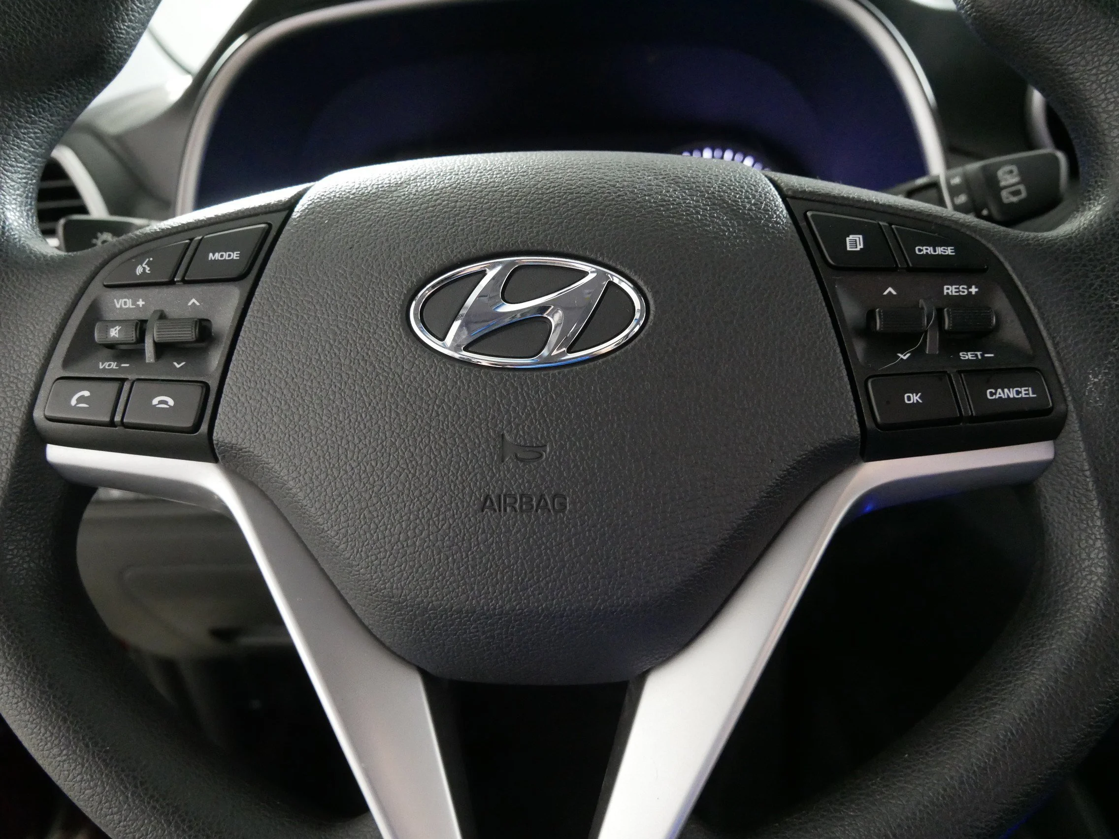 Used 2019 Gemstone Red Hyundai Value image 25