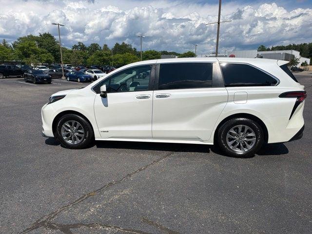 Certified Used 2021 BLIZZARD PEARL Toyota  image 7