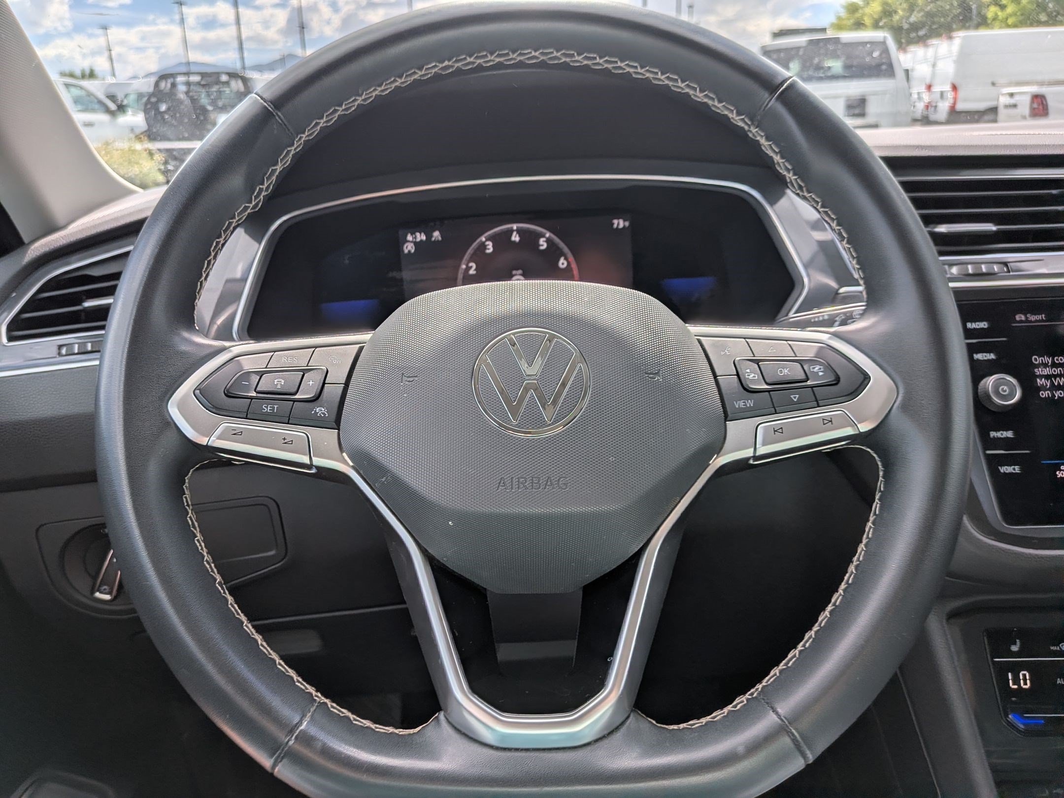 Used 2022 Platinum Gray Metallic Volkswagen SE image 16