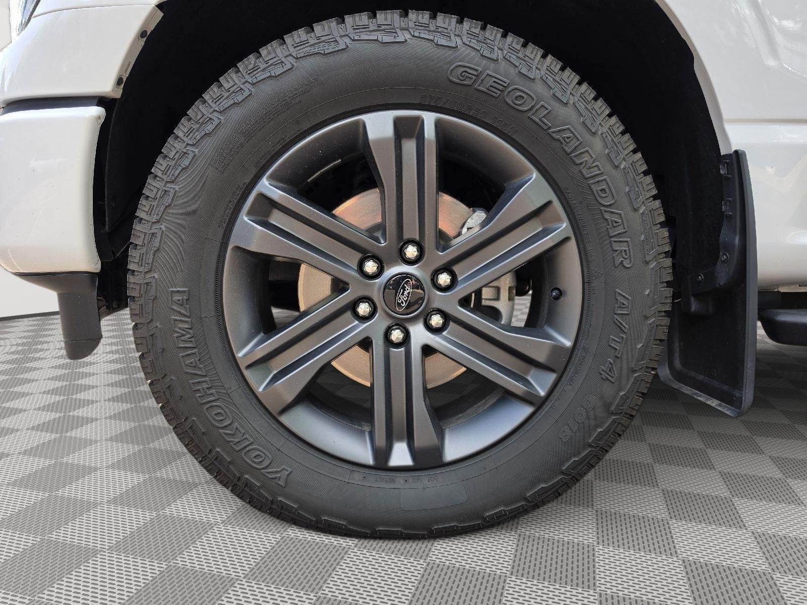 Used 2023 Oxford White Ford XLT image 3