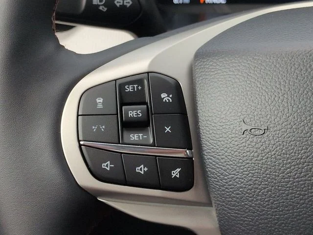 New 2026 Space White Metallic Ford Active image 24