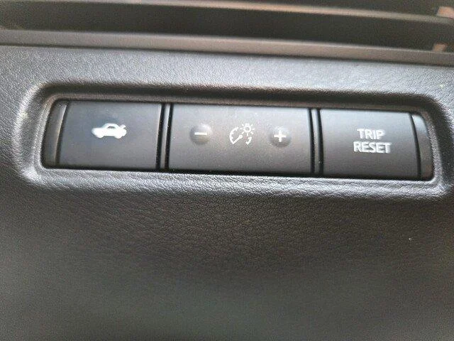 Used 2021 Gun Metallic Nissan 2.5 SR image 12