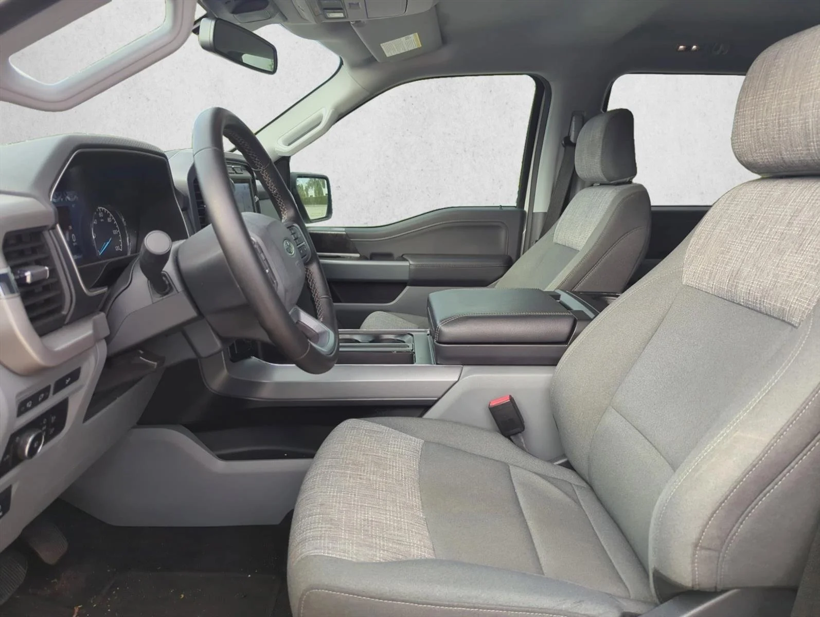 Used 2023 Avalanche Ford XLT image 16