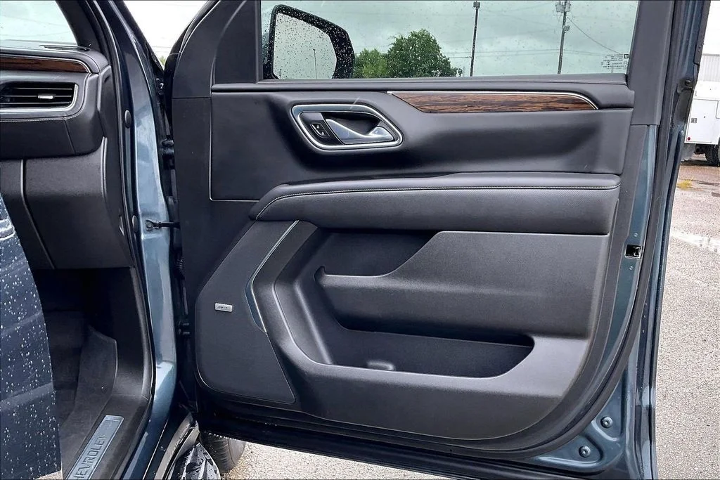 Used 2021 Gray Chevrolet Premier image 28