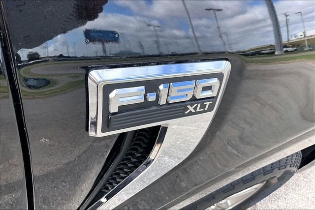 Used 2025 Agate Black Metallic Ford XLT image 55