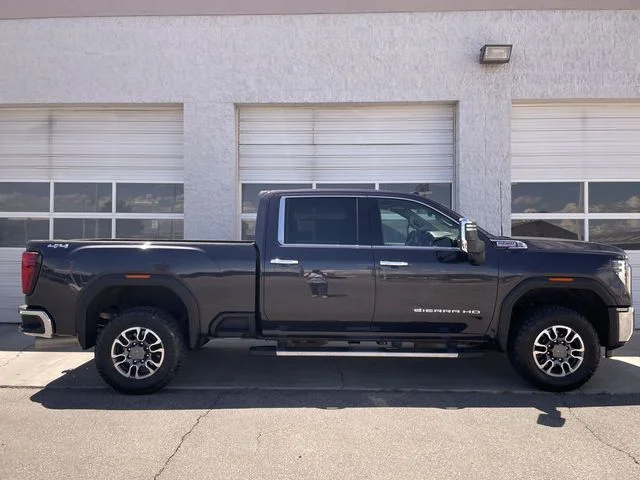 2024 GMC Sierra SLT 4WD Crew Cab Standard Box's photo