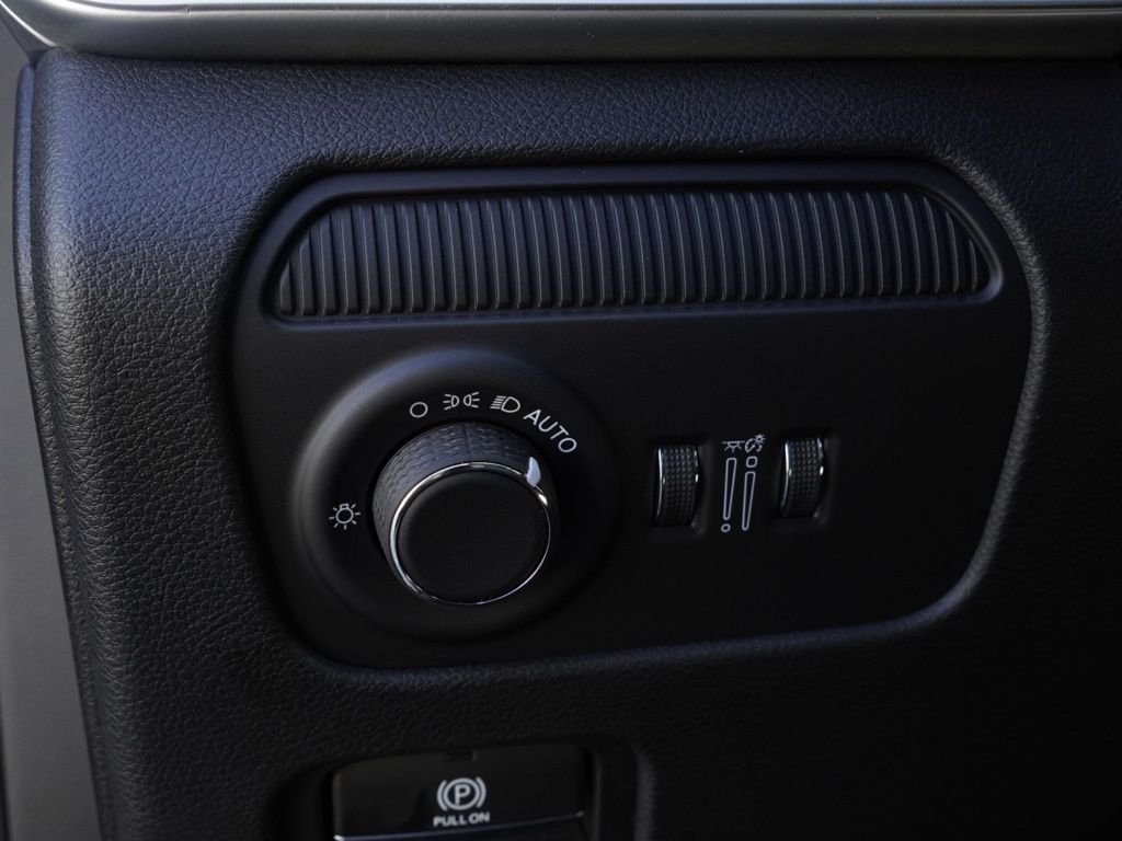 New 2026 High Gloss Black Exterior Paint Jeep Limited Altitude 4X4 image 12