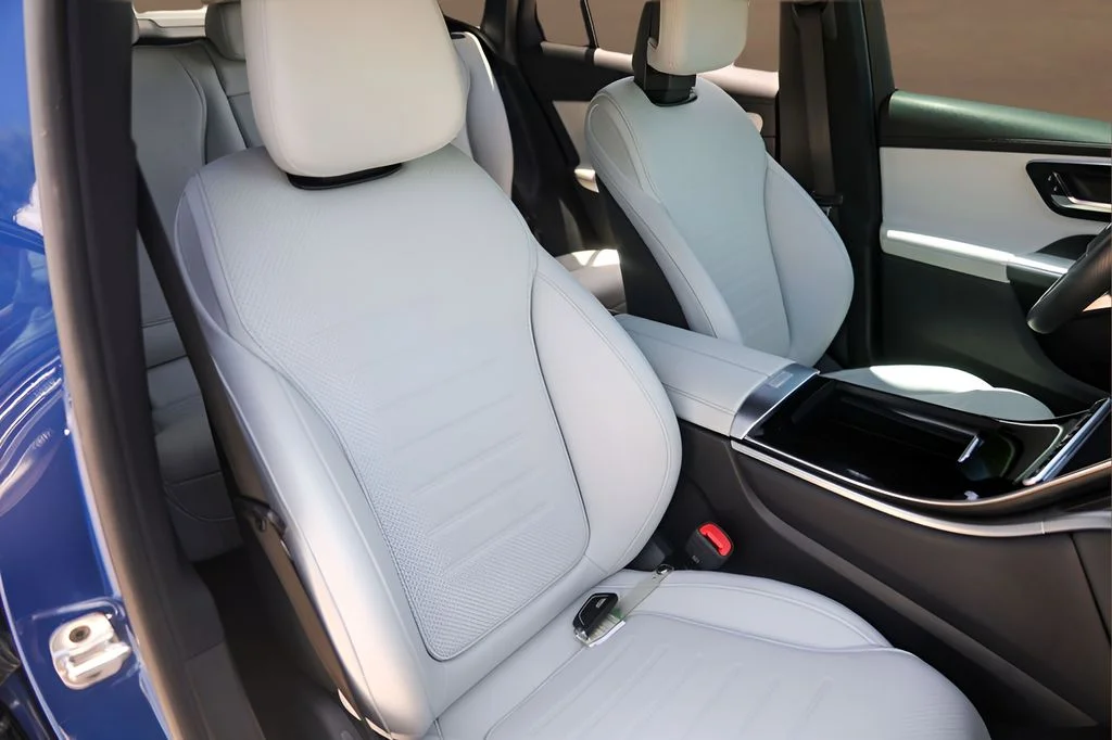 Used 2024 Blue Mercedes-Benz GLC 300 image 28