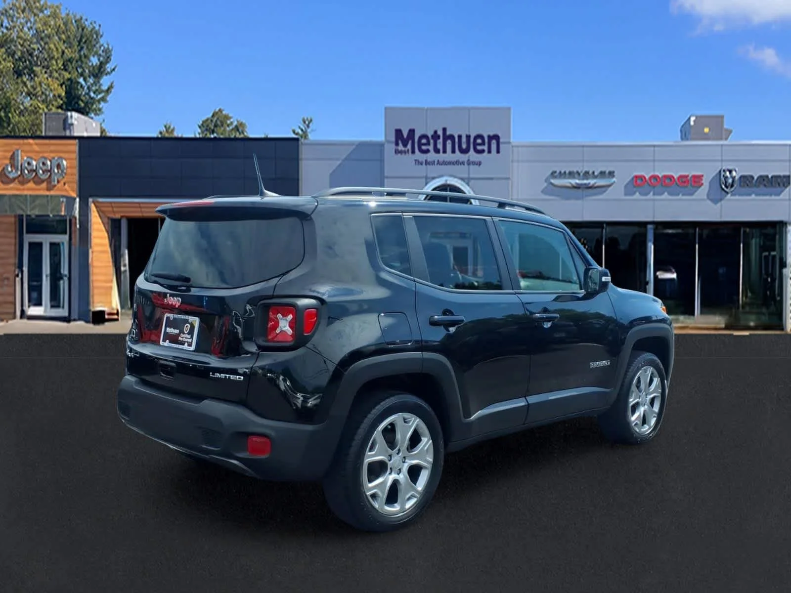 Used 2023 Black Clearcoat Jeep Limited image 4