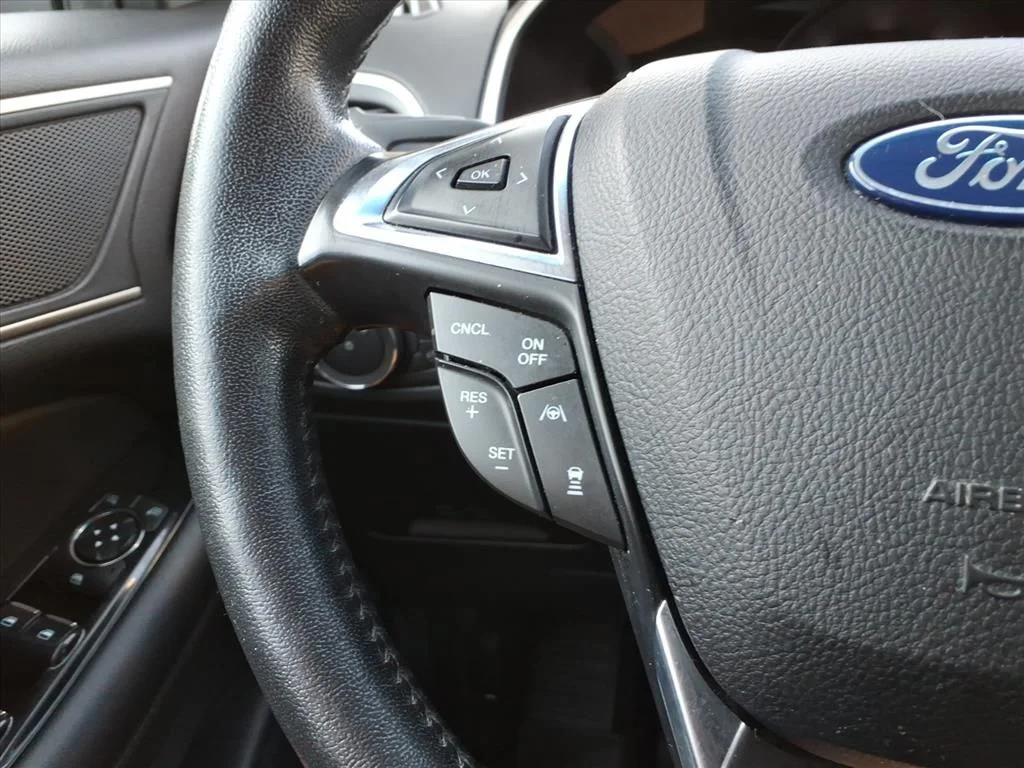 Used 2020 Silver Ford SEL image 17