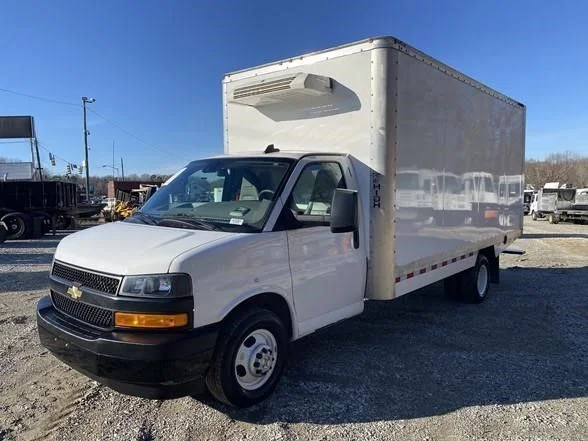 Used 2024 White Chevrolet Thermo King 16 Foot Reefer Box Truck image 1
