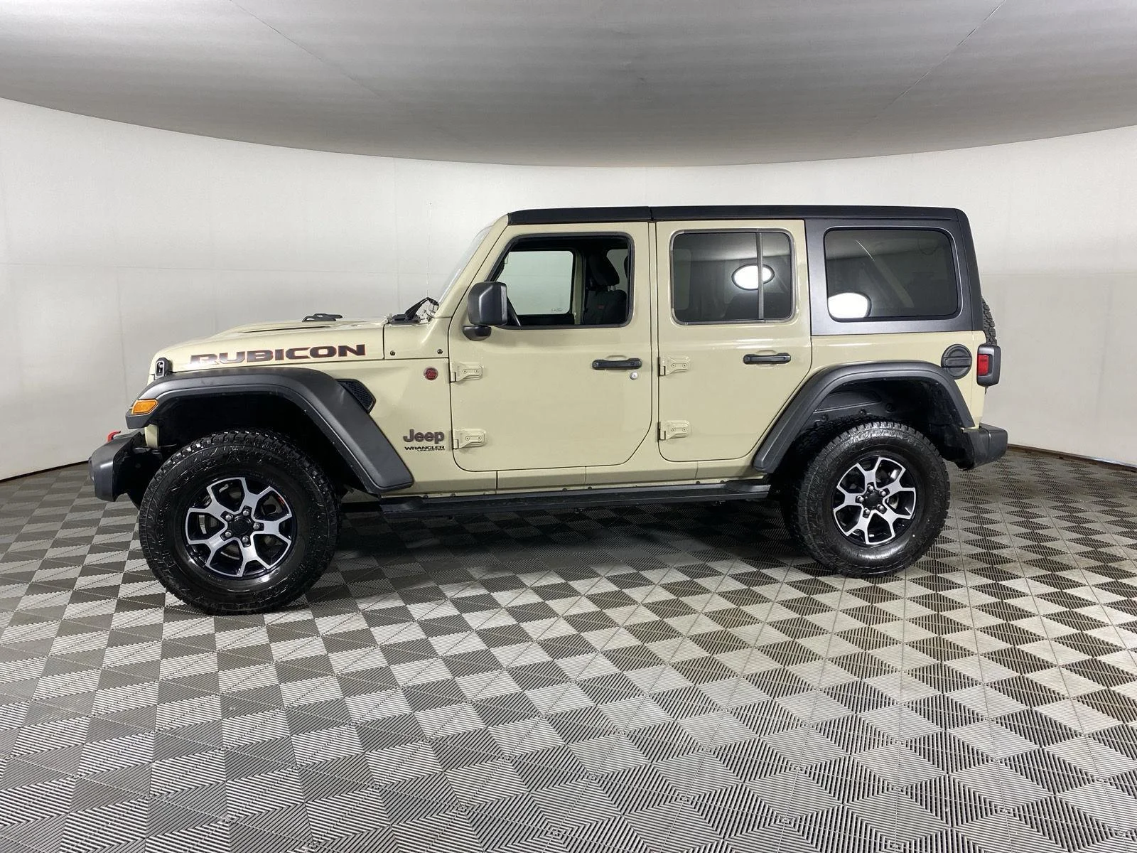 Used 2022 Limited Edition Gobi Clearcoat Jeep Unlimited Rubicon image 8