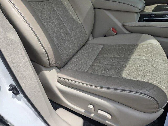 Used 2019 Pearl White Tricoat Nissan Platinum image 29