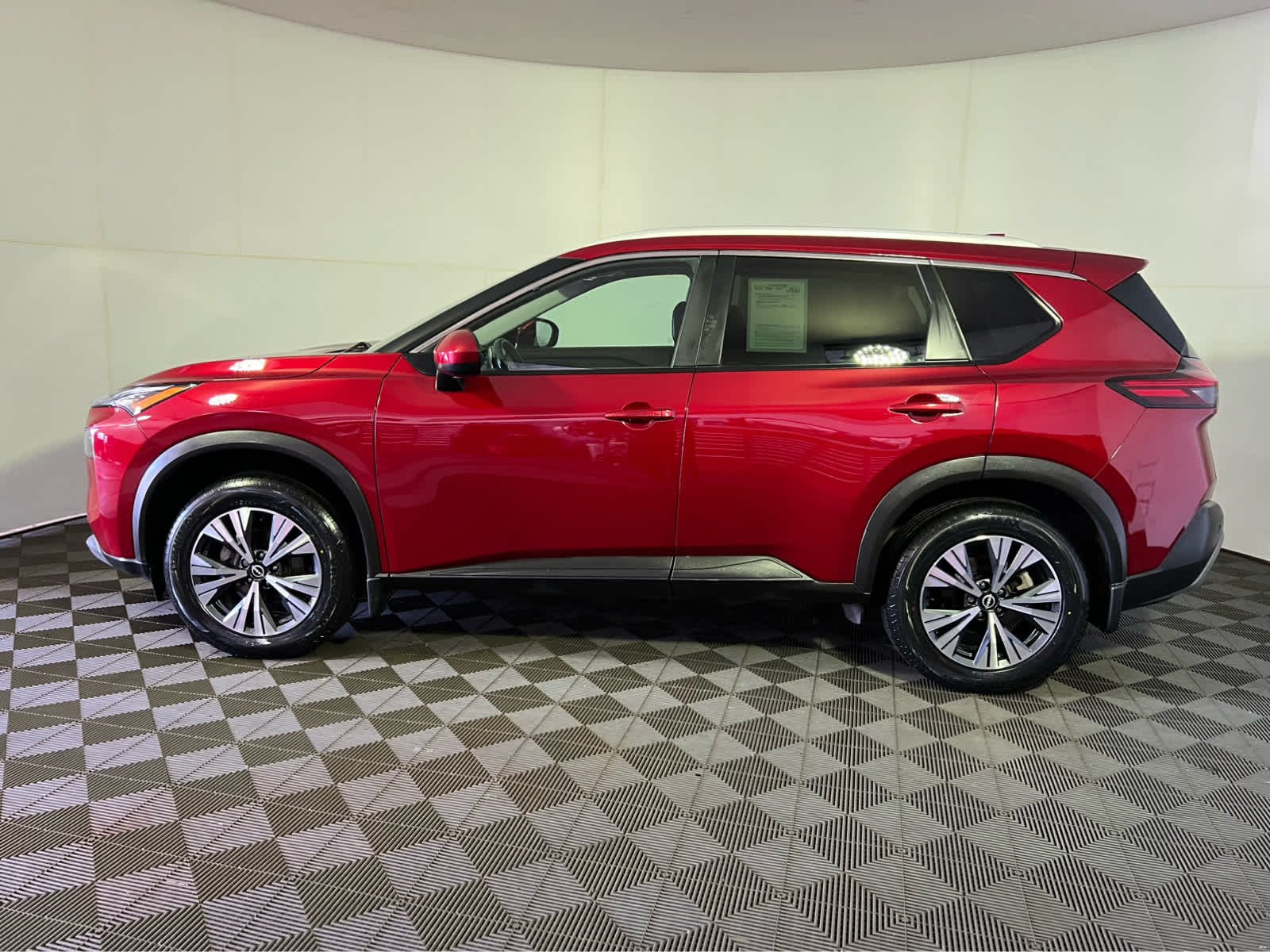 Used 2023 Scarlet Ember Tintcoat Nissan SV image 4