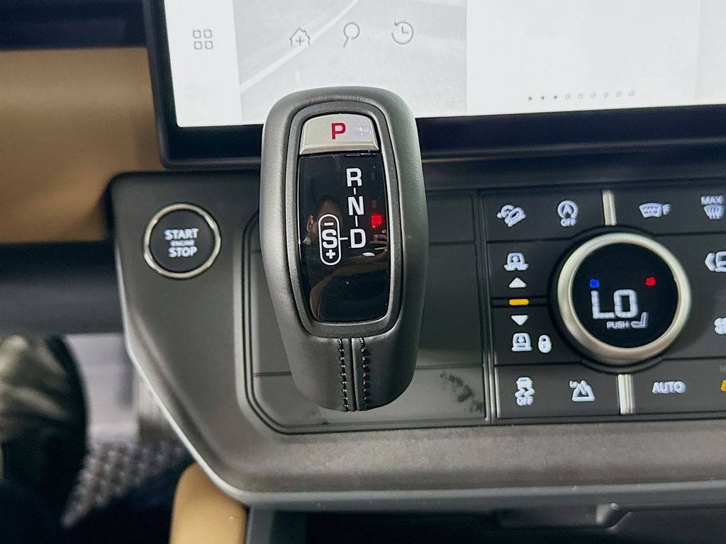 New 2026 Santorini Black Land Rover X-Dynamic SE image 16