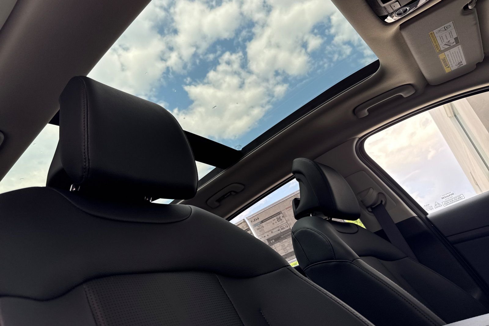 2026 Kia Sportage EX Hybrid - Photo 13