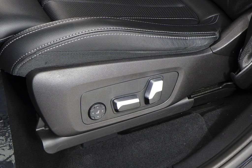 Used 2023 Black Sapphire Metallic BMW sDrive30i image 23