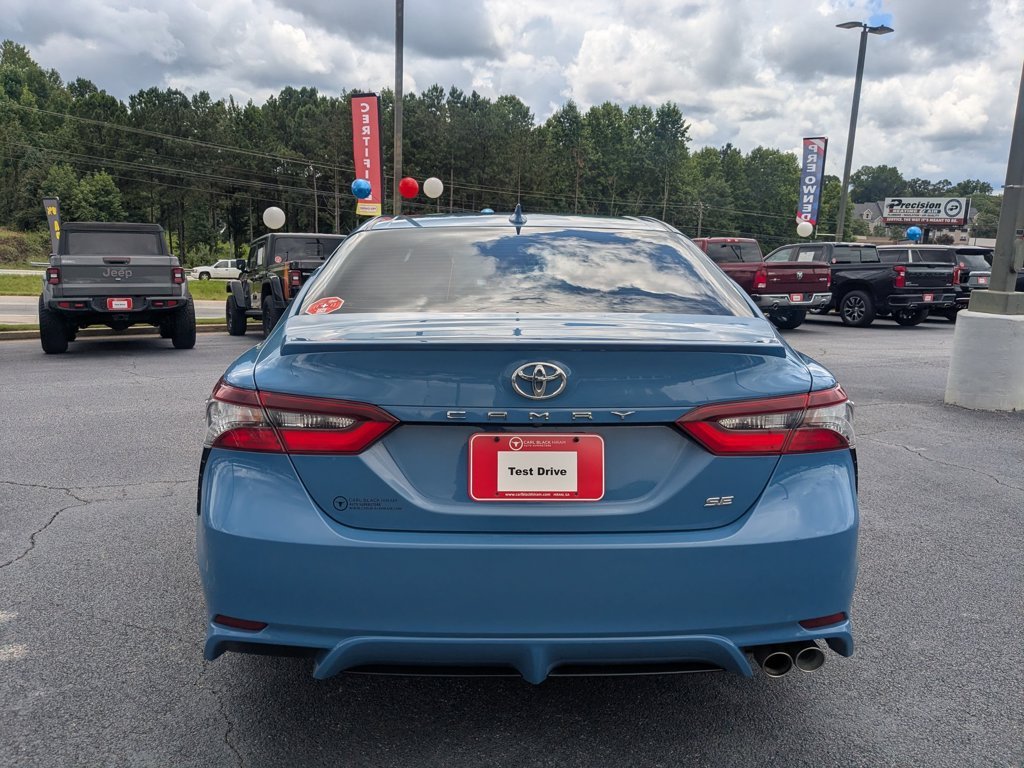 Used 2023  Toyota SE image 6