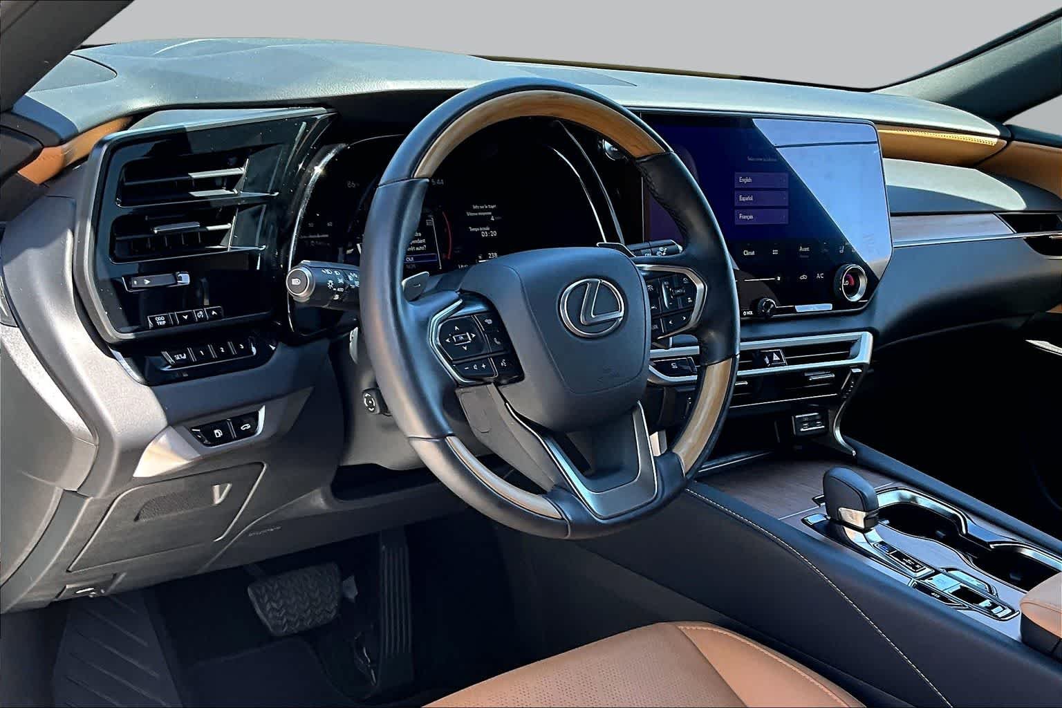 Used 2025 Iridium Lexus  image 18