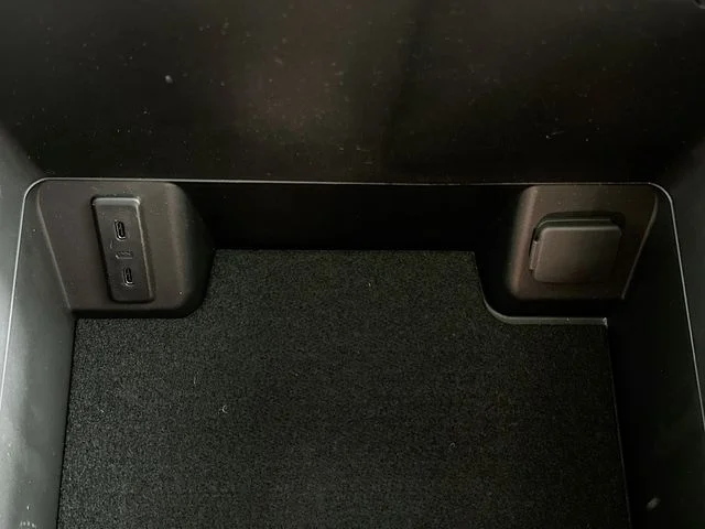 New 2026 Black Ford Platinum image 22