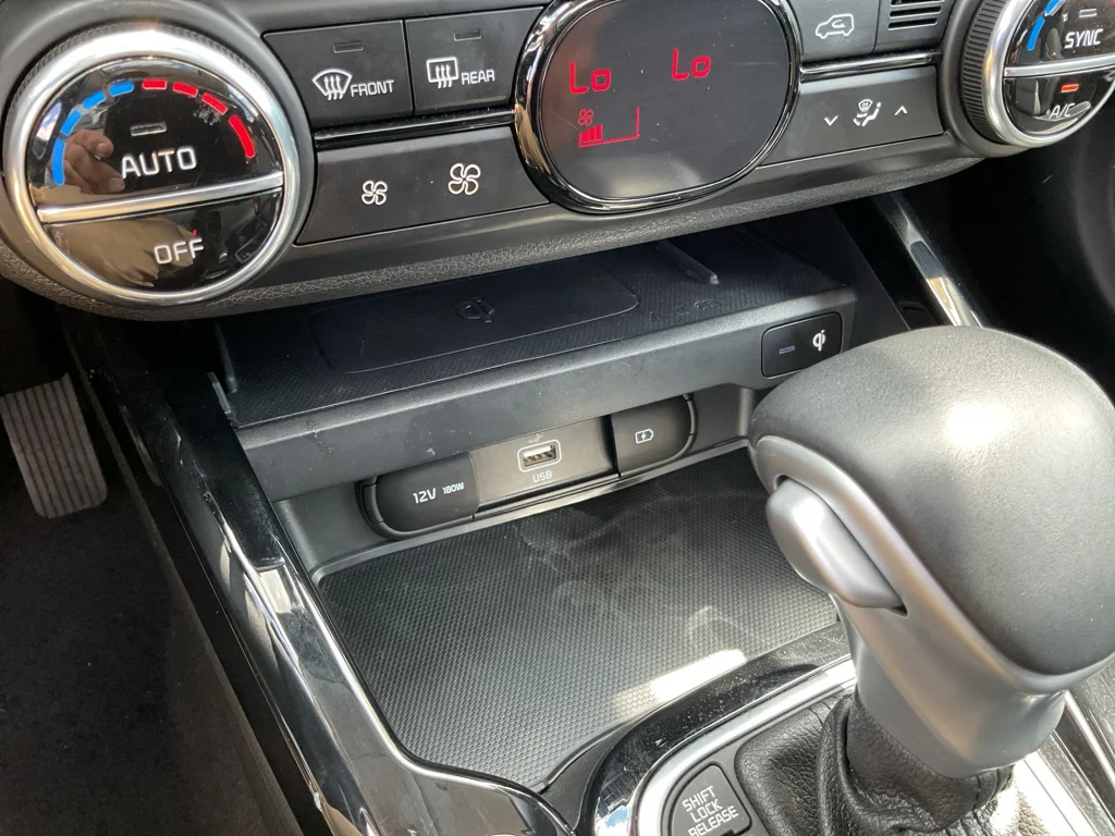 Used 2022 Gravity Gray Kia GT-Line image 31