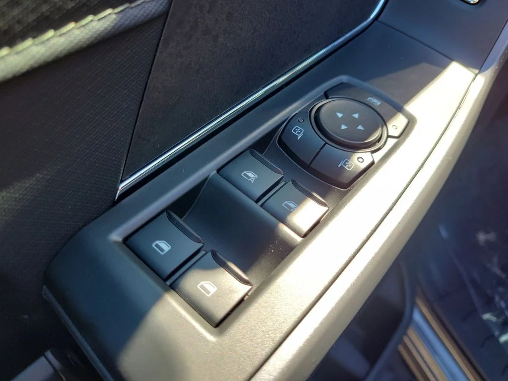 New 2026 Carbonized Gray Metallic Ford XLT image 15