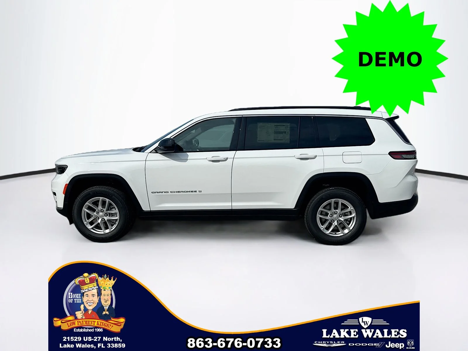 New 2026 Bright White Clear-Coat Exterior Paint Jeep Laredo image 3
