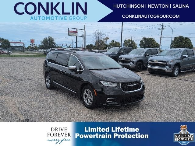 2023 Chrysler Pacifica Limited's photo