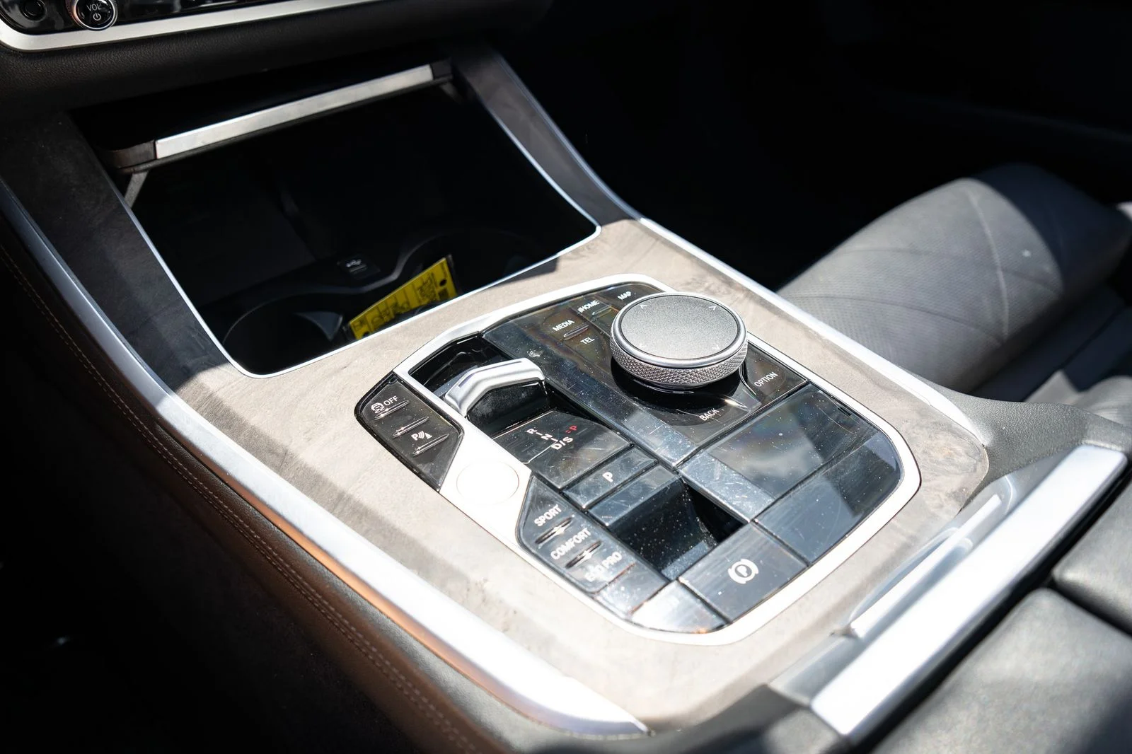 Used 2024 Gray BMW sDrive40i image 27