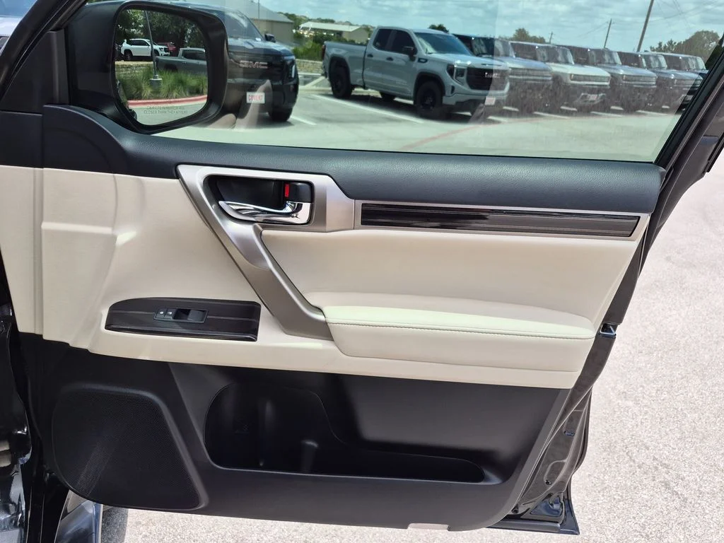 Used 2020 Black Lexus 460 image 34