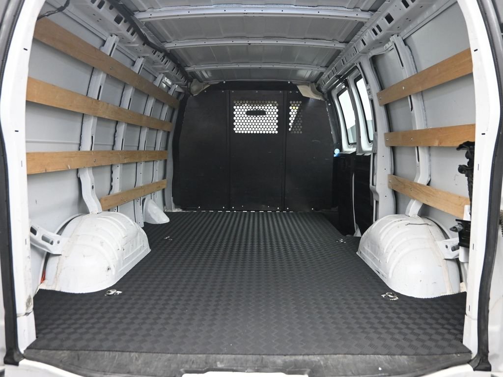 Used 2024 White GMC Work Van image 11