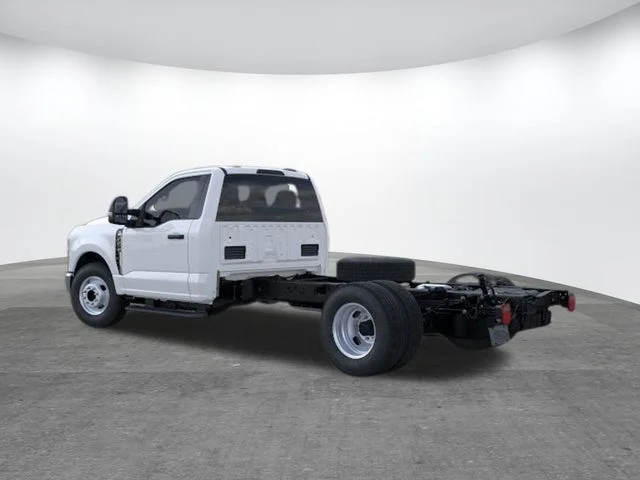New 2026 Oxford White Ford F-350® XL image 34