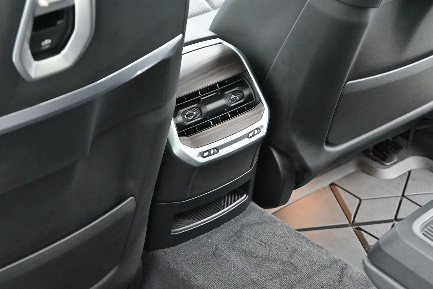 Used 2024 Brooklyn Grey Metallic BMW 740i xDrive image 33