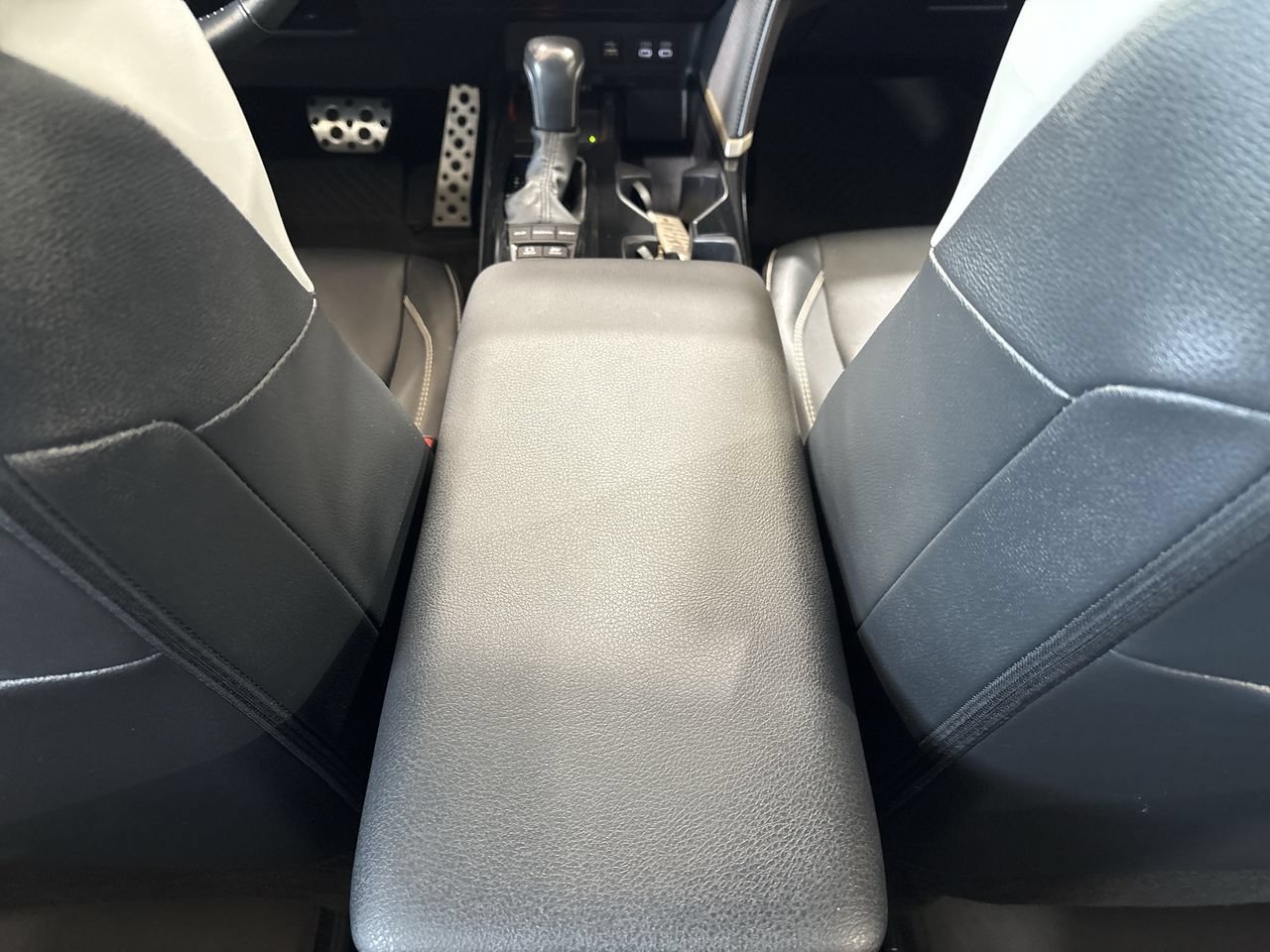 Certified Used 2025 Ice Toyota SE image 22