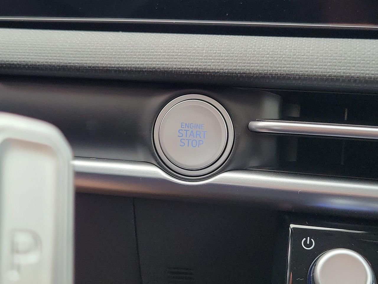 New 2026 Shimmering Silver Hyundai SEL Convenience image 13